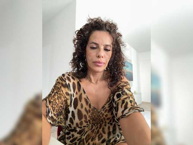 LadyVelvet22 live cam on BongaCams