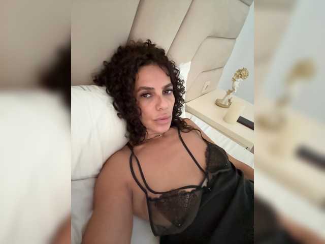 LadyVelvet22 live cam on BongaCams