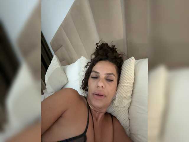 LadyVelvet22 live cam on BongaCams