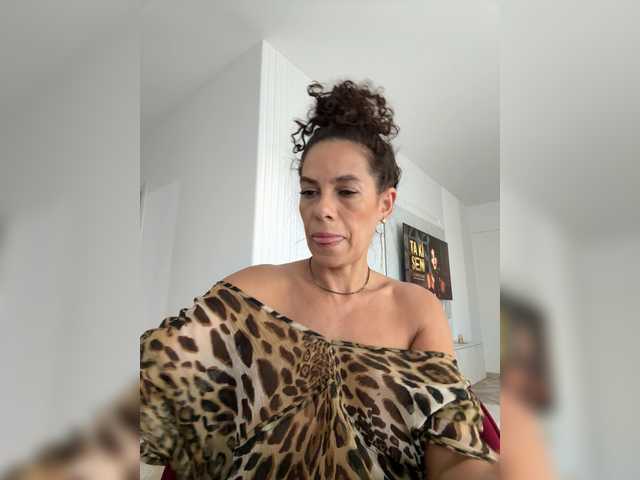 LadyVelvet22 live cam on BongaCams