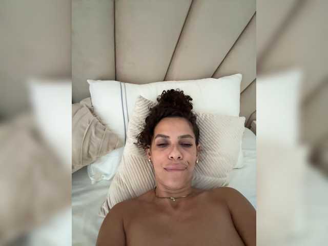 LadyVelvet22 live cam on BongaCams