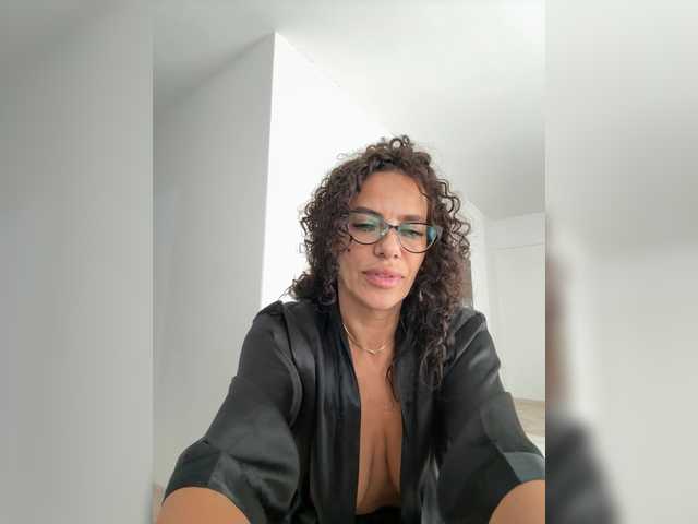 LadyVelvet22 live cam on BongaCams