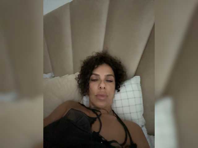 LadyVelvet22 live cam on BongaCams