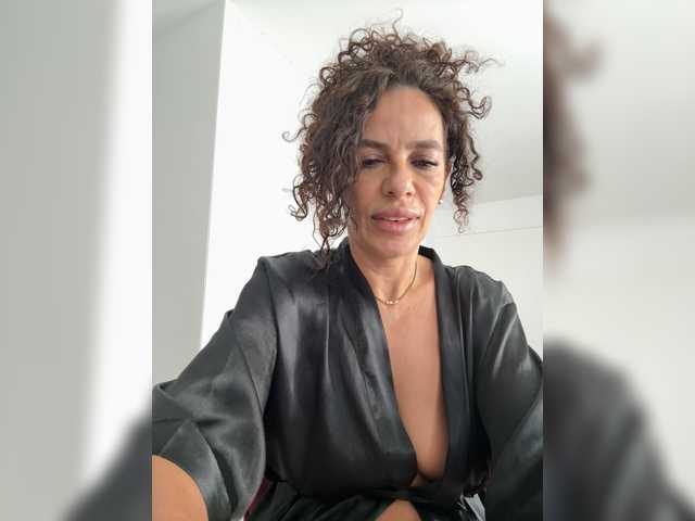 LadyVelvet22 live cam
