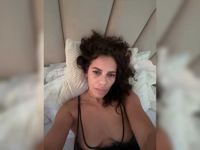 LadyVelvet22 — live female cam