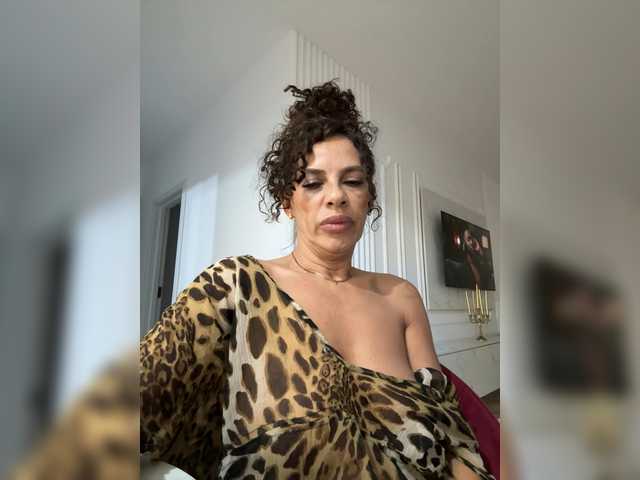 LadyVelvet22 live cam on BongaCams