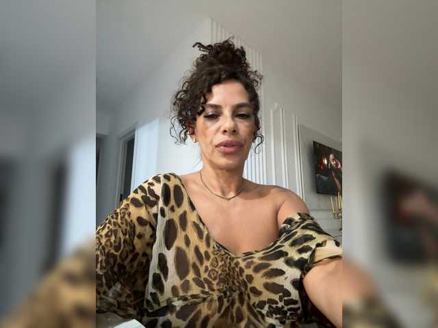 LadyVelvet22 live cam on BongaCams