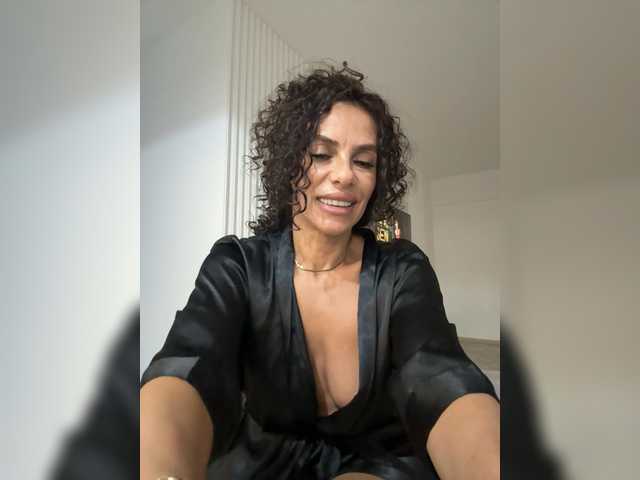 LadyVelvet22 live cam on BongaCams