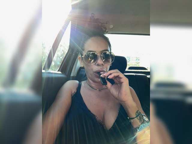 LadyVelvet22 live cam on BongaCams