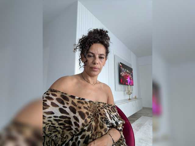LadyVelvet22 live cam on BongaCams