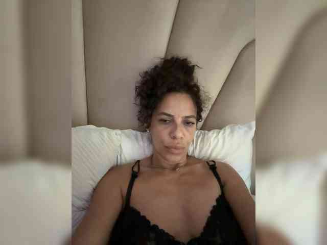 LadyVelvet22 webcam