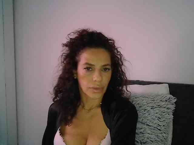 LadyVelvet22 webcam