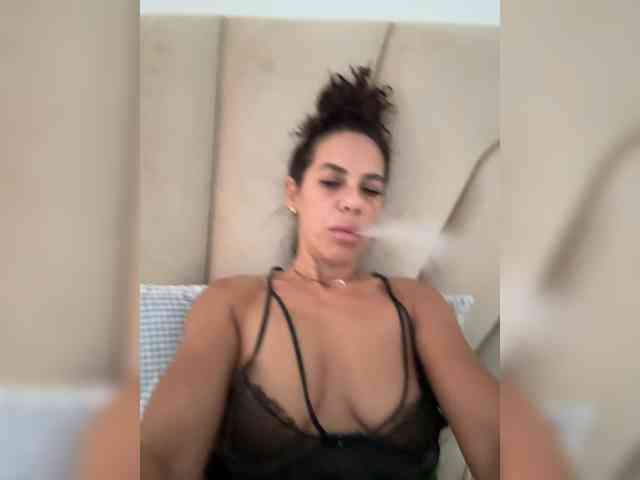 LadyVelvet22 webcam