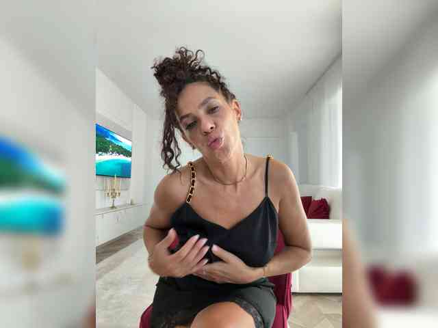 LadyVelvet22 webcam
