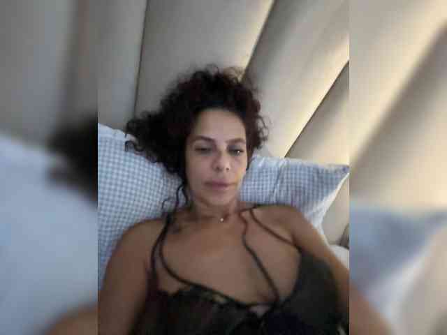 LadyVelvet22 webcam