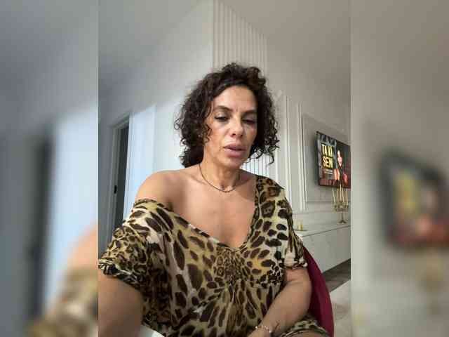 LadyVelvet22 webcam