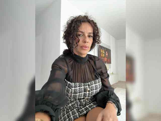 LadyVelvet22 webcam