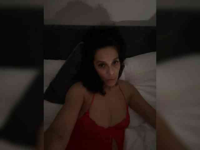 LadyVelvet22 webcam