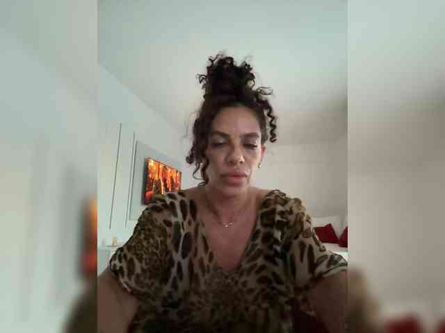LadyVelvet22 webcam