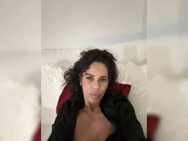 LadyVelvet22 webcam