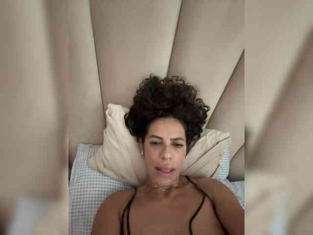 LadyVelvet22 webcam