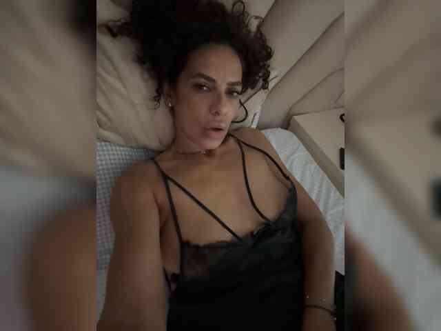 LadyVelvet22 webcam