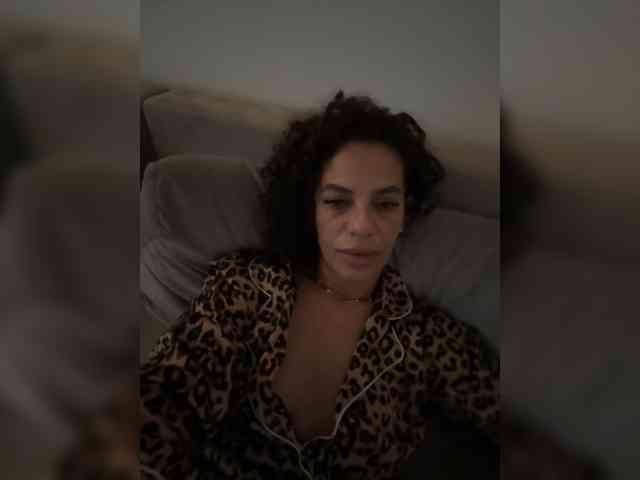 LadyVelvet22 webcam