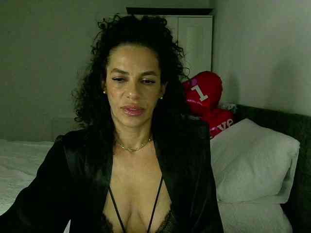 LadyVelvet22 webcam
