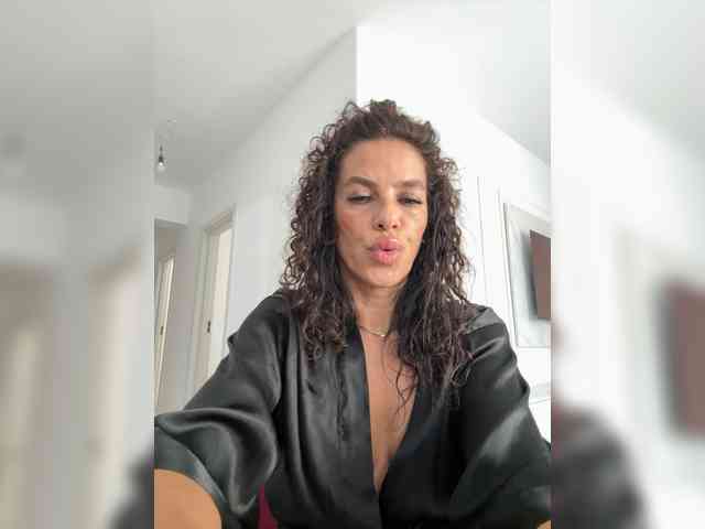 LadyVelvet22 webcam