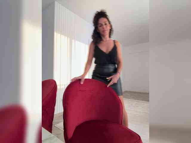 LadyVelvet22 webcam