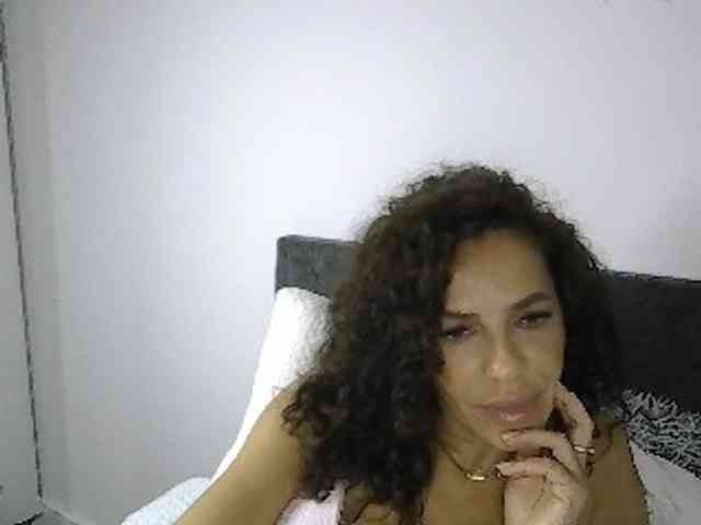 LadyVelvet22 webcam