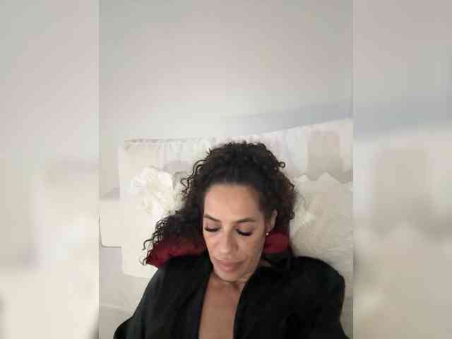 LadyVelvet22 webcam