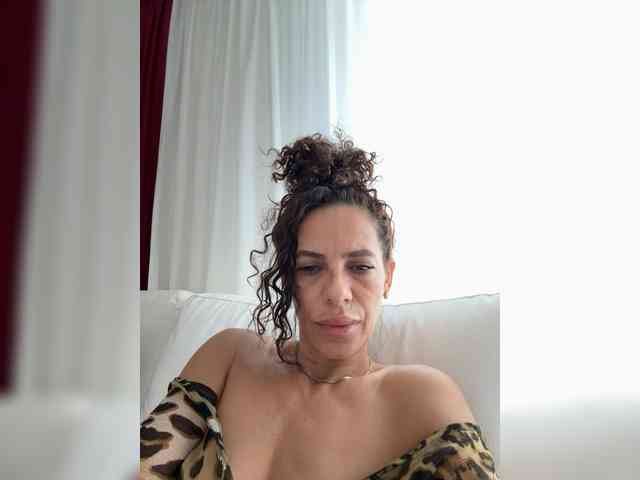 LadyVelvet22 webcam