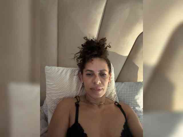 LadyVelvet22 webcam