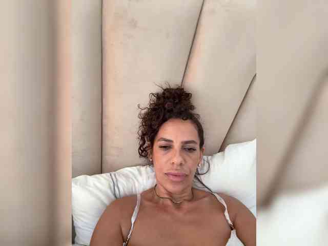 LadyVelvet22 webcam