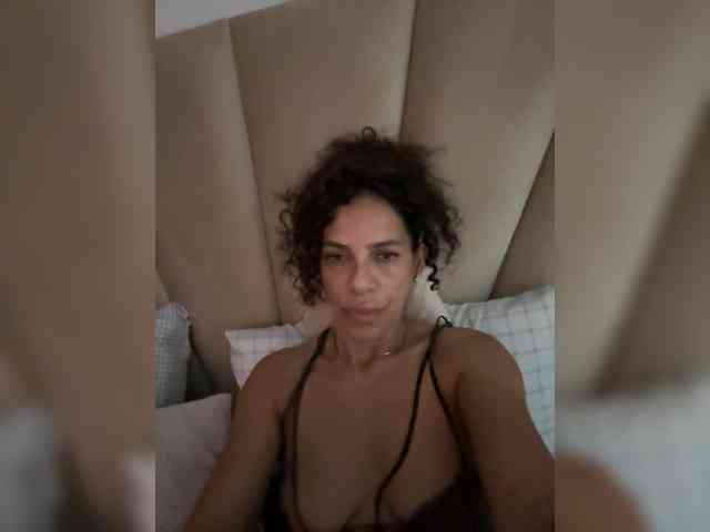 LadyVelvet22 webcam