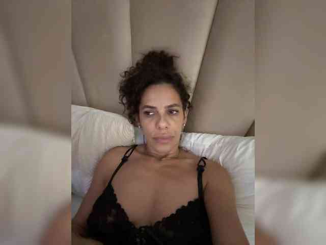LadyVelvet22 webcam