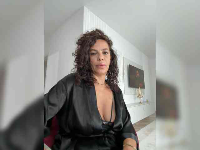 LadyVelvet22 webcam
