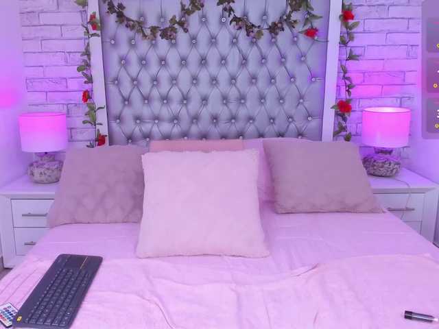 WickedZoe live cam on BongaCams