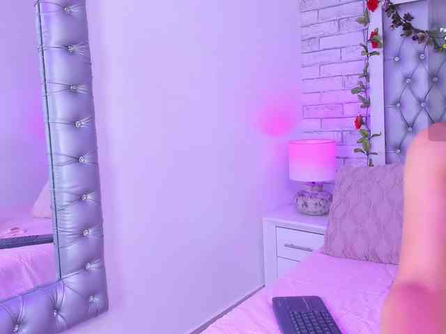 WickedZoe Live Webcam on BongaCams