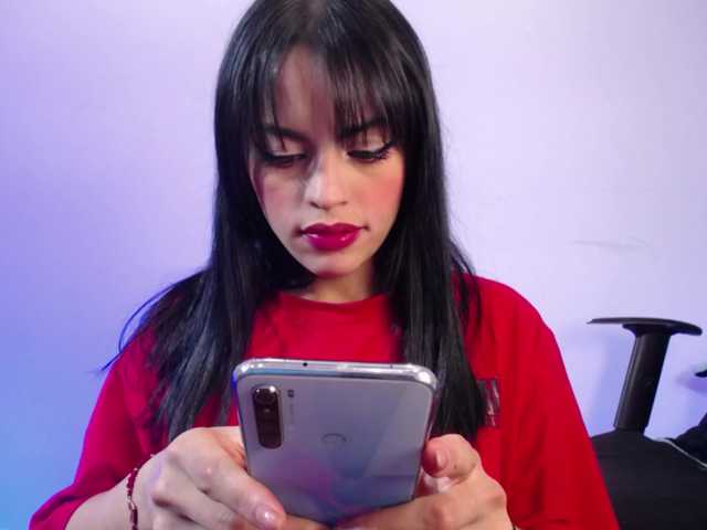 Sharlottessence live cam on BongaCams