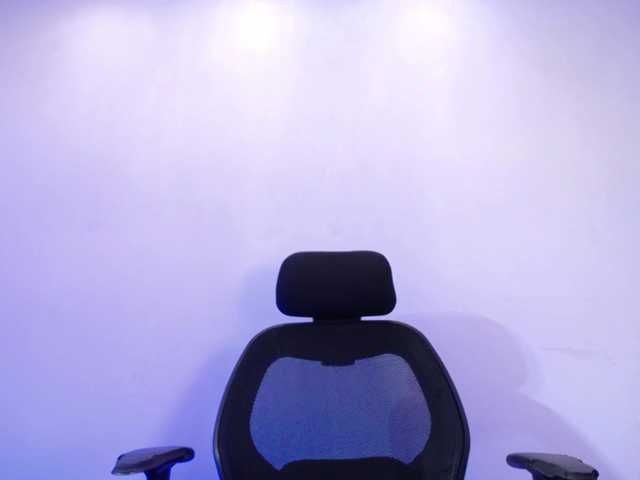 Sharlottessence live cam preview