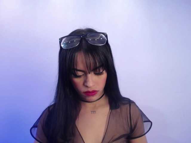 Sharlottessence live cam