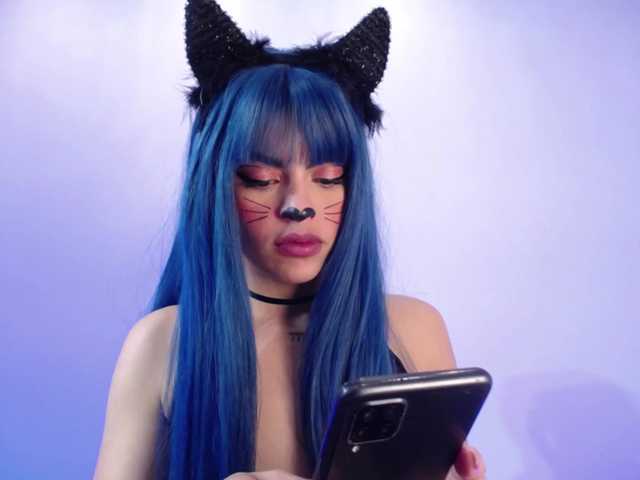 Sharlottessence live cam preview