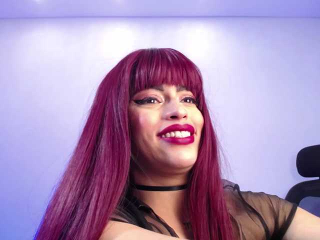 Sharlottessence live cam preview