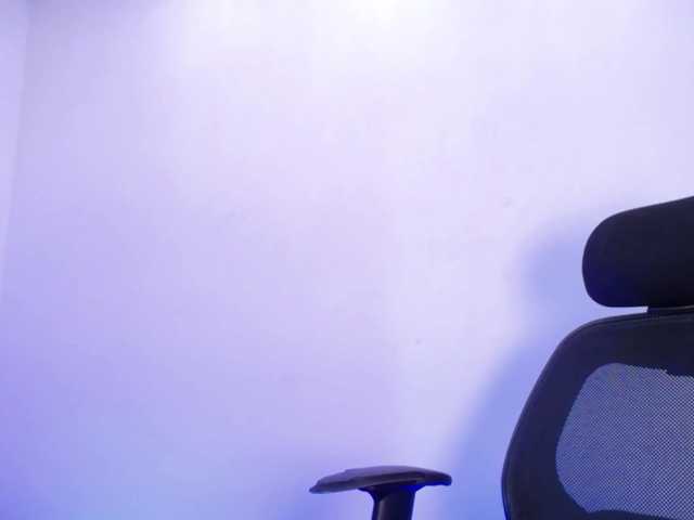 Sharlottessence live cam preview
