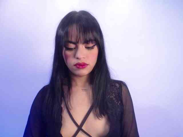 Sharlottessence webcam