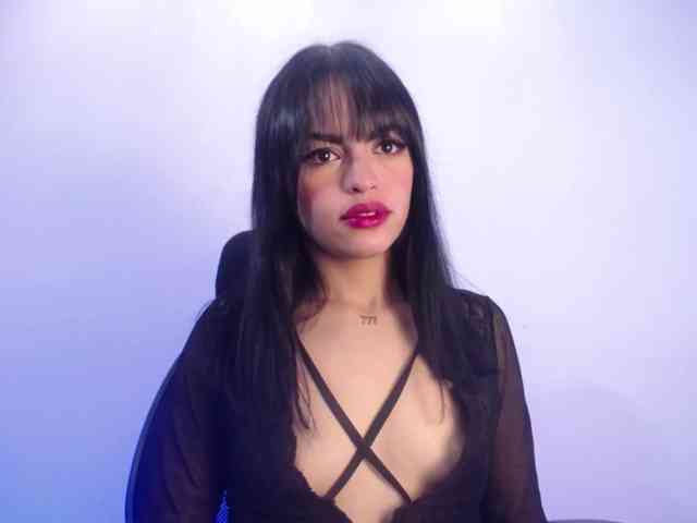 Sharlottessence webcam