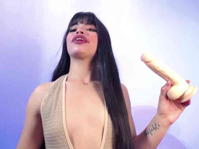 Sharlottessence webcam