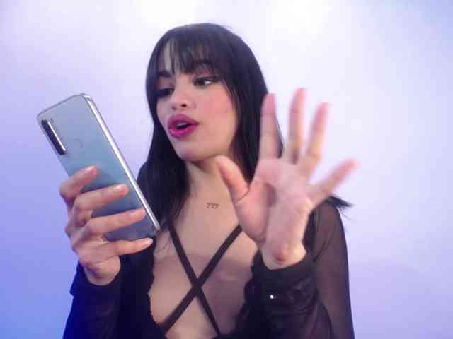 Sharlottessence webcam